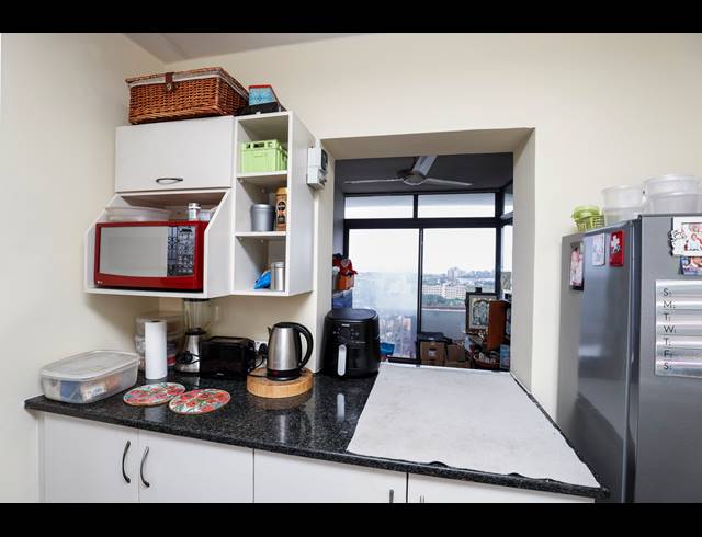 3 BEDROOM APARTMENT TO LET IN ESSENWOOD